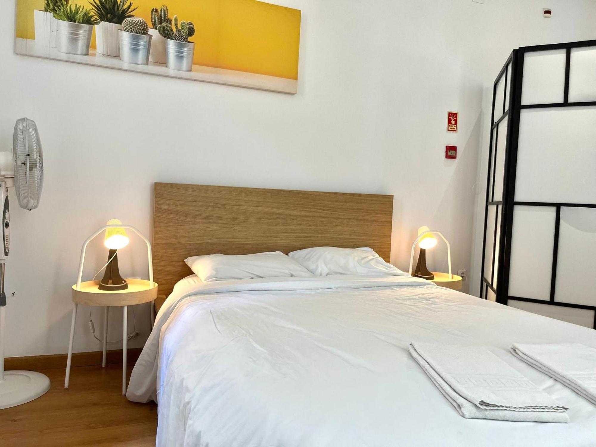 2 Bedroom Apartment - Bairro Alto Residence Lisbon Luaran gambar