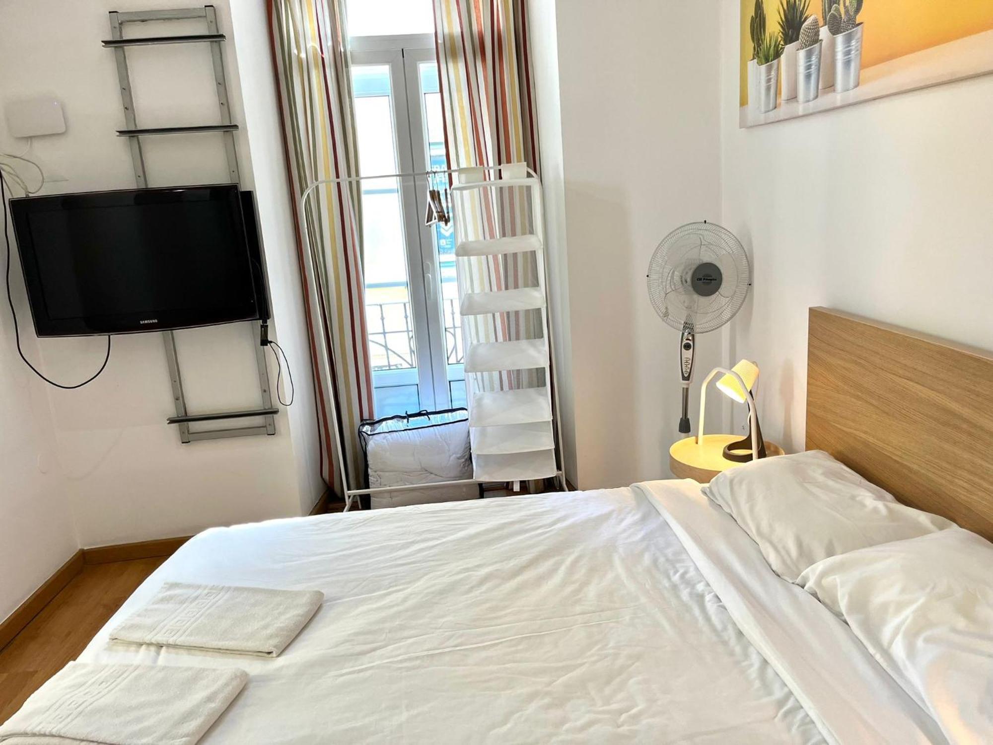 2 Bedroom Apartment - Bairro Alto Residence Lisbon Luaran gambar