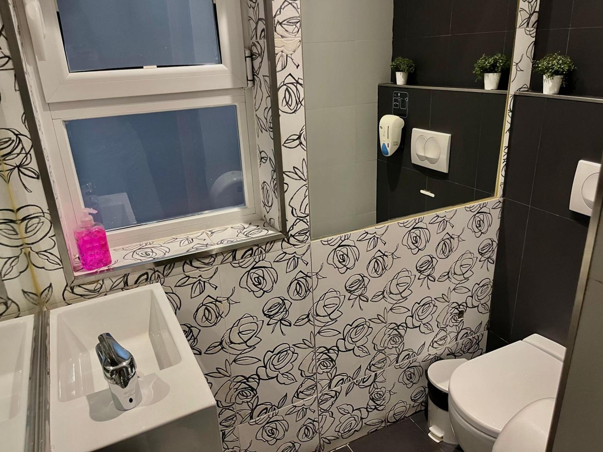 2 Bedroom Apartment - Bairro Alto Residence Lisbon Luaran gambar